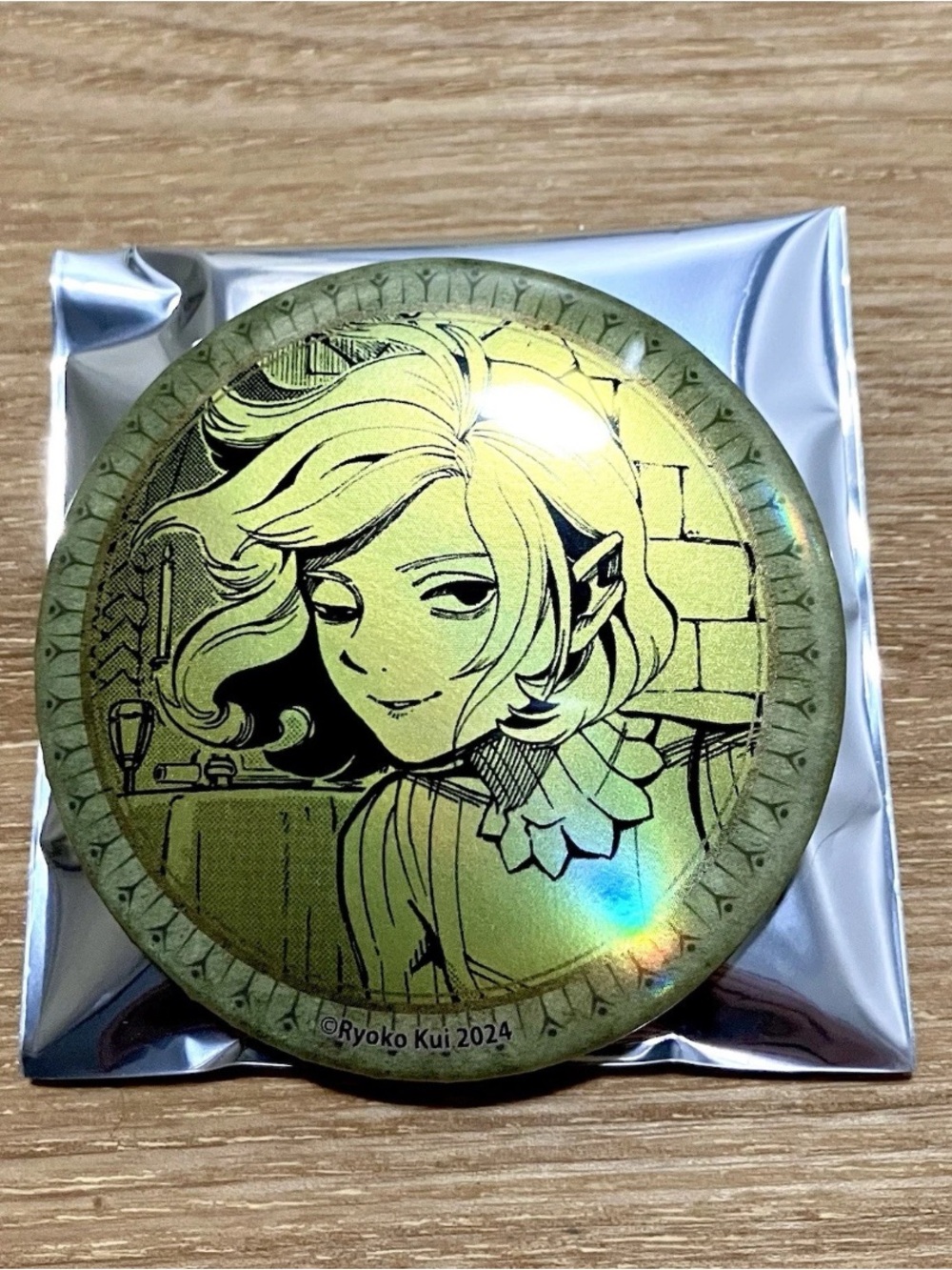 Delicious In Dungeon Mithrun Holographic Button Pin Badge Dungeon Meshi
